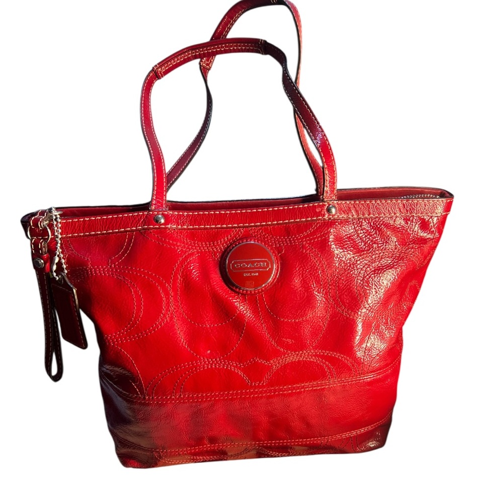 COACH Red Patent Leather Signature Stitch Tote model numbers F15142 or F19198.